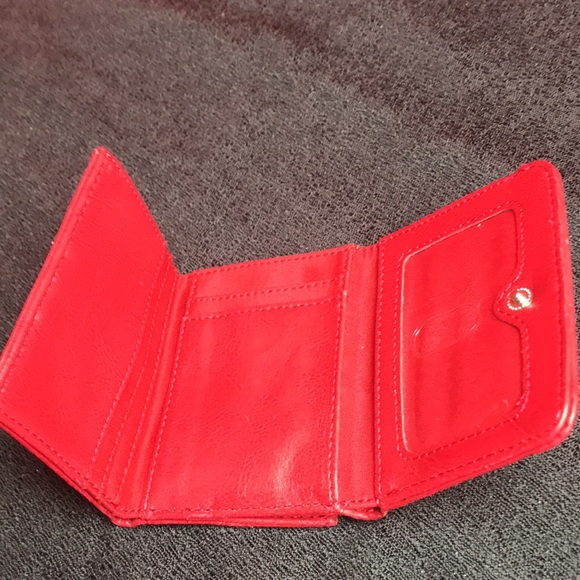 Red trifold wallet great condition - Picture 5 of 13